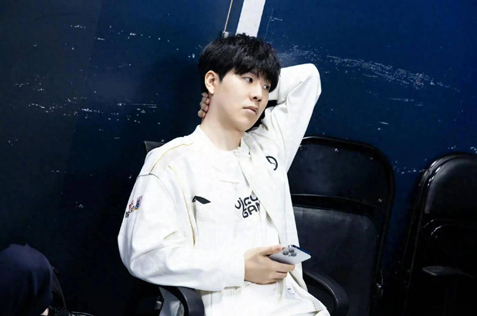 新人打野登场后三场比赛拿下两场胜利 吧友们如何评价Monki表现